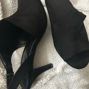 Bandolino Elegant Black Heels